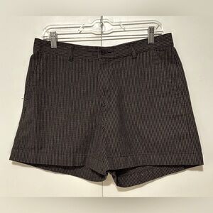 Lee Casuals Women size 12 Medium Olive Green and Black Textured 4 pocket Shorts